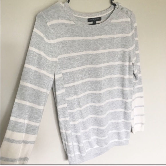 Banana Republic Factory - Gray & Cream Sweater - Picture 2 of 6